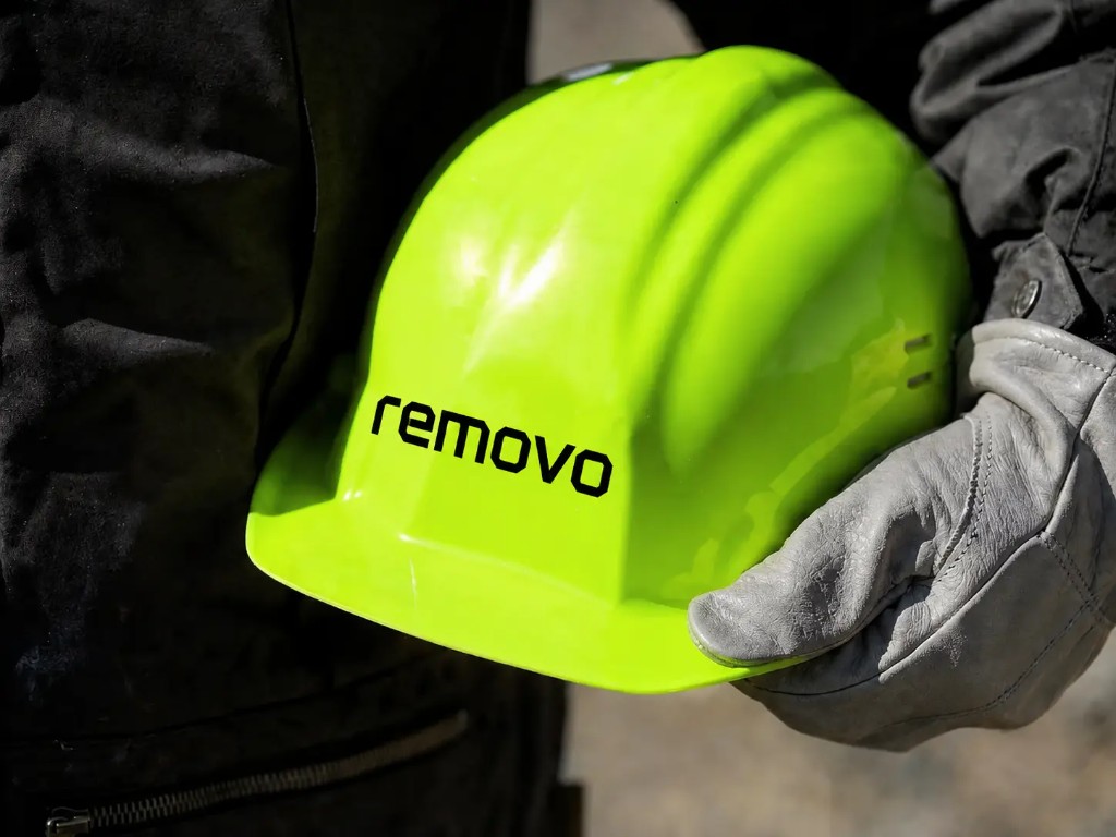 Casco Removo listo para el retiro de escombros
